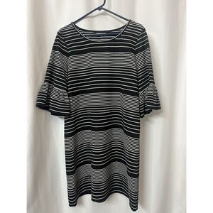 Max Studio Half Sleeve Dress‎ Women's      Size XL Black White Stripe (B69)